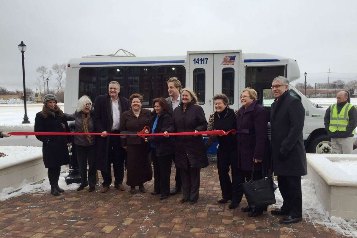 Ribbon cutting ceremony march 1
