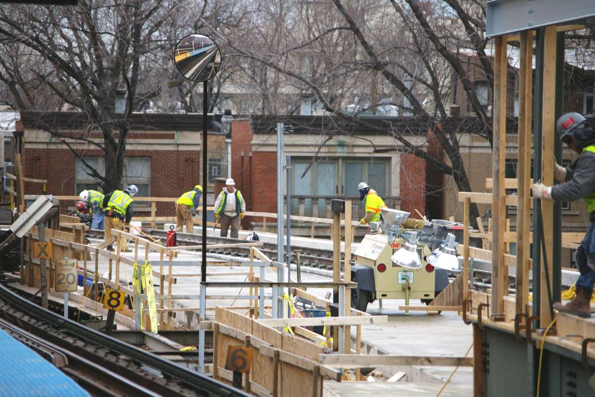 Brown line fulleton track 4 construction