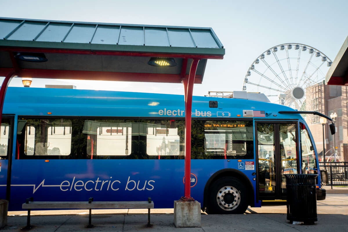 Navy Pier Bus Turnaround Electric Bus and Ferris Wheel 0321