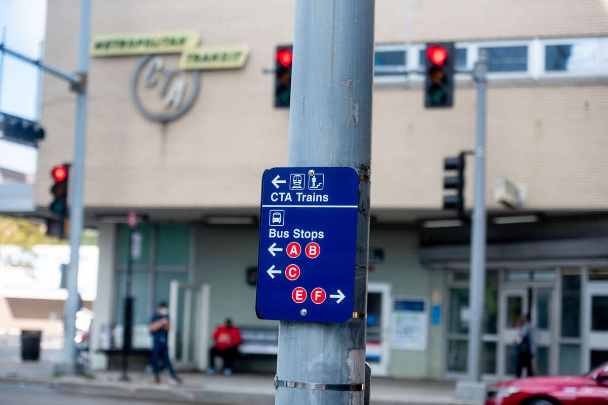 Oak Park Street light signage 0844