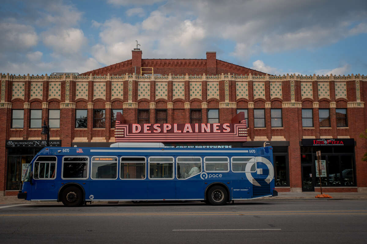 A Pace bus outside of of the Des Plaines Theatre